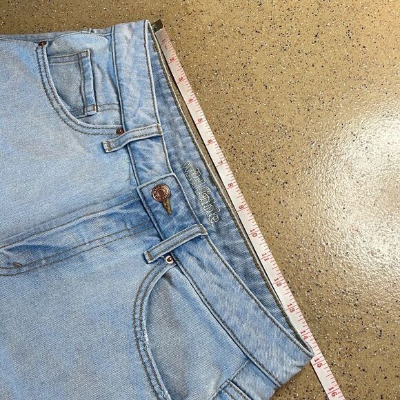 Wild Fable "High Rise Short" light wash denim cutoff jean shorts sz 8 - Picture 11 of 16